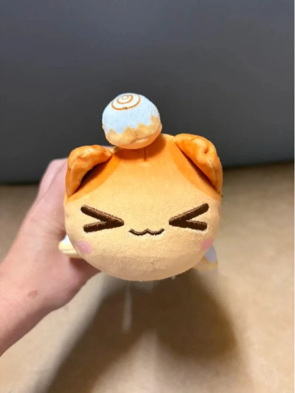 Cinnamon Roll Aphamau